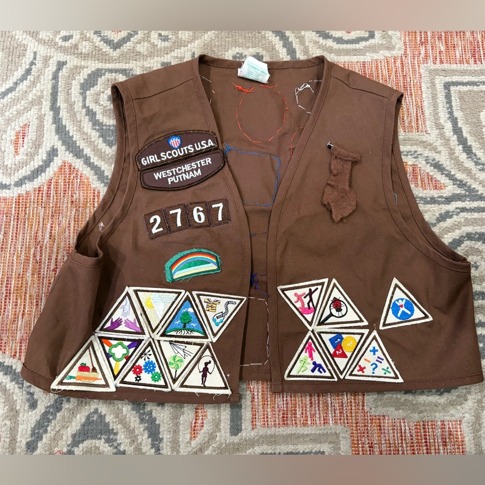 Vintage Girl Scout Brownie Vest - Size Medium (10-12) - Loaded with Badges 2001